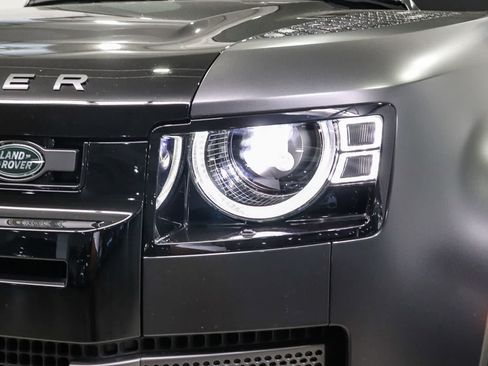 Used 2023 Land Rover Defender 110 V8 AWD/4WD image 7