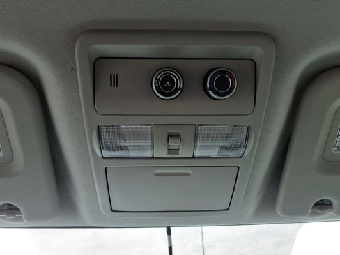 Used 2017 Nissan NV 3500 SL RWD image 26