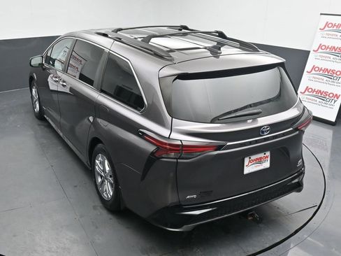 Used 2021 Toyota Sienna XSE w/ XSE Plus Package image 32