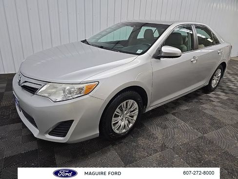 Used 2014 Toyota Camry LE FWD image 10