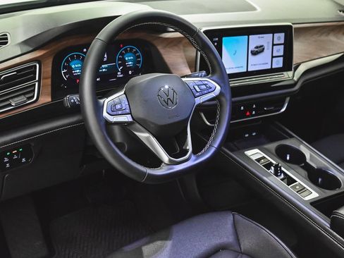 Used 2026 Volkswagen Atlas SE AWD/4WD image 14