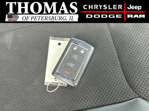 Used 2025 Jeep Grand Cherokee L Altitude AWD/4WD image 31