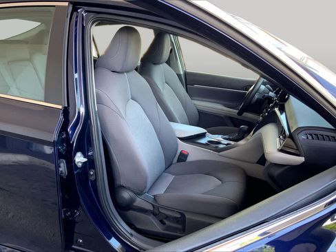 Used 2022 Toyota Camry LE FWD image 9
