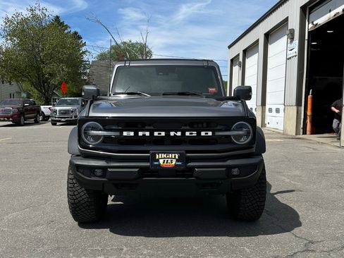 Used 2023 Ford Bronco Outer Banks w/ Sasquatch Package AWD/4WD image 8