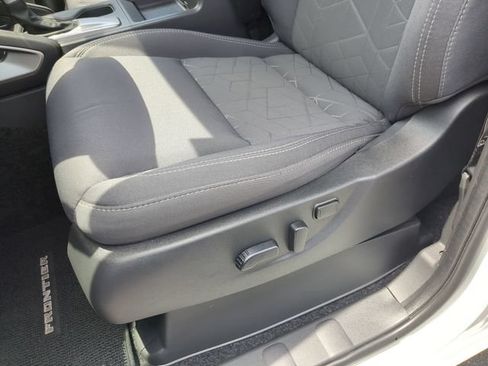 Certified 2025 Nissan Frontier SV w/ SV Convenience Package RWD image 15