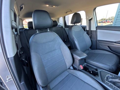 Used 2022 Volkswagen Taos SE image 42