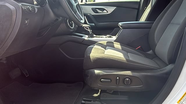Used 2025 Chevrolet Blazer LT FWD image 13