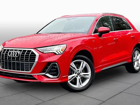 Used 2023 Audi Q3 2.0T Premium Plus w/ Premium Plus Package AWD/4WD image 2