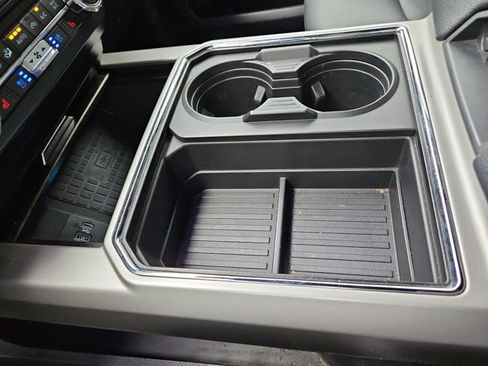 Used 2022 Ford F350 Lariat w/ Black Appearance Package image 11