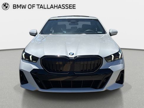 Used 2024 BMW 540i xDrive w/ Premium Package AWD/4WD image 2