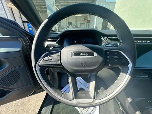 Used 2024 Jeep Grand Cherokee L Altitude AWD/4WD image 16