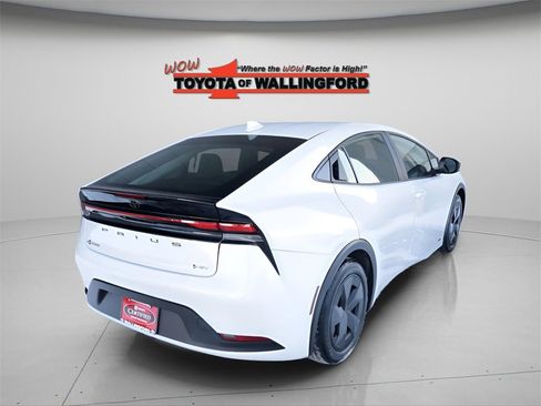 Used 2024 Toyota Prius LE image 12