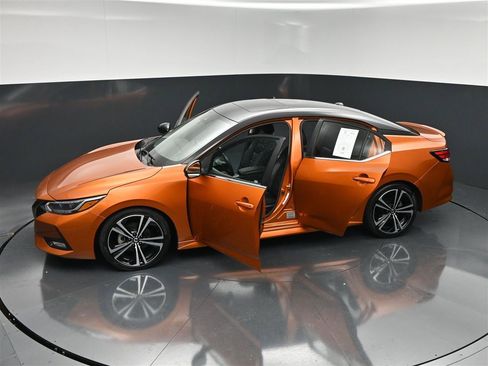 Used 2020 Nissan Sentra SR w/ Premium Package FWD image 37