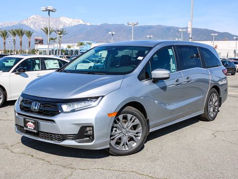 New 2026 Honda Odyssey Touring image 1