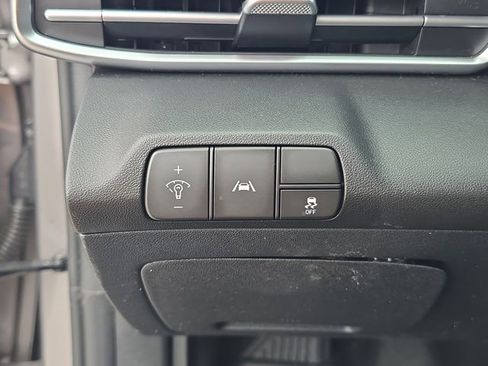 Used 2023 Hyundai Elantra SEL image 19