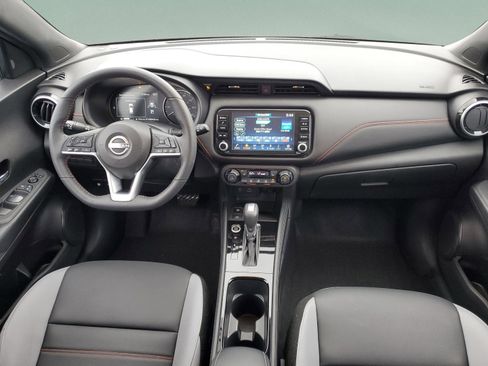 Used 2023 Nissan Kicks SR w/ SR Premium Package FWD image 8