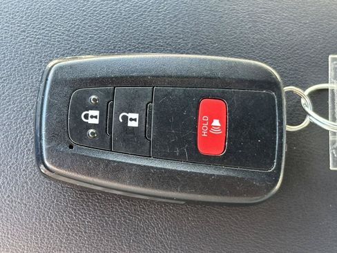 Used 2022 Toyota Corolla XSE FWD image 14