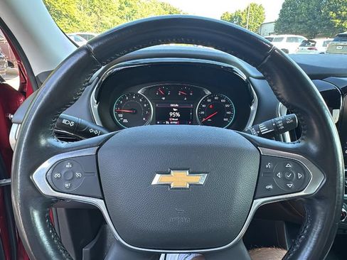 Used 2021 Chevrolet Traverse LT FWD image 16