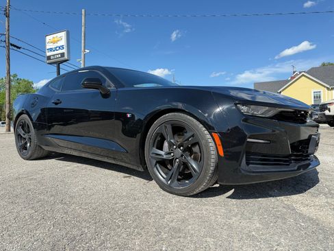 Used 2019 Chevrolet Camaro SS RWD image 9