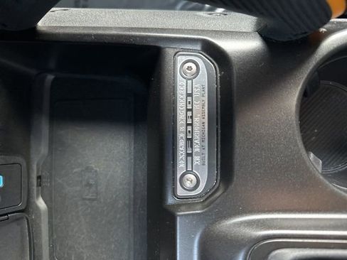 Used 2022 Ford Bronco Badlands image 30