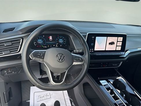 Used 2025 Volkswagen Atlas Cross Sport SE image 26