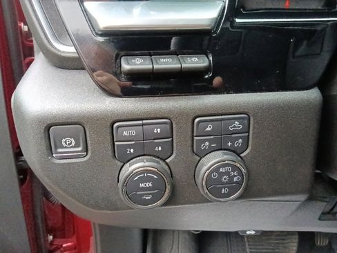 Used 2024 Chevrolet Silverado 2500 High Country w/ High Country Premium Package image 17