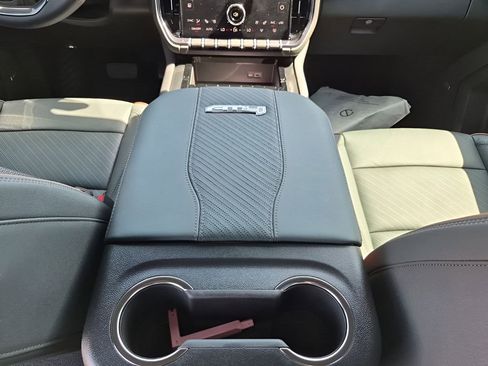 New 2026 GMC Yukon XL AT4 w/ AT4 Preferred Package image 22