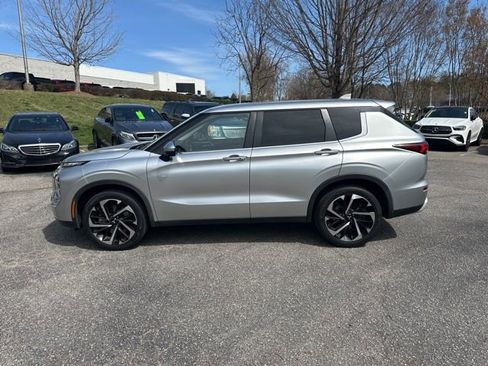 Used 2022 Mitsubishi Outlander SE image 8