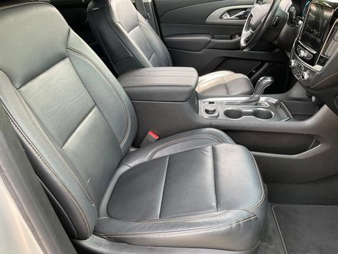 Used 2019 Chevrolet Traverse LT FWD image 19
