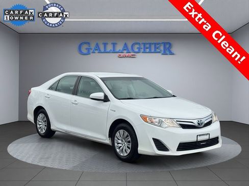 Used 2014 Toyota Camry LE image 1