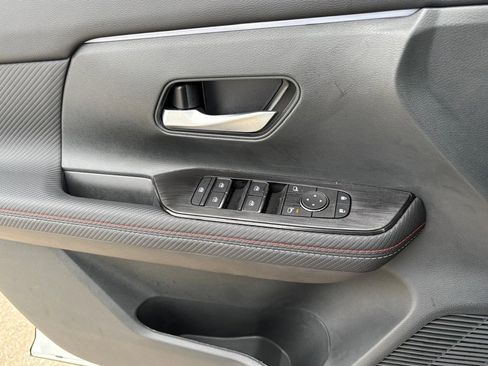 New 2025 Nissan Kicks SR image 17