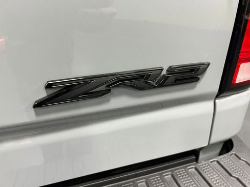 Used 2025 Chevrolet Silverado 2500 ZR2 w/ Technology Package image 25