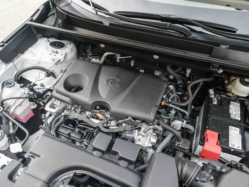 Certified 2025 Toyota RAV4 XLE FWD image 30