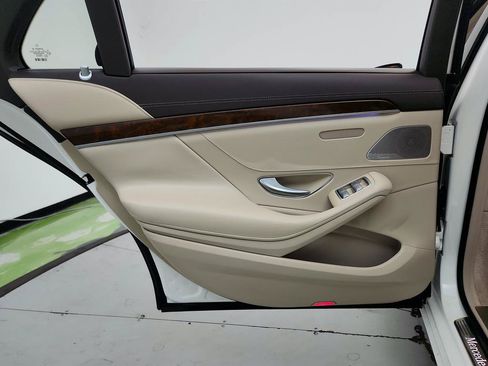 Used 2014 Mercedes-Benz S 550 Sedan image 26