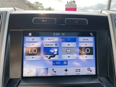 Used 2016 Ford F150 Lariat w/ Equipment Group 502A Luxury AWD/4WD image 27