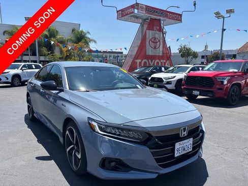 Used 2022 Honda Accord Sport image 2