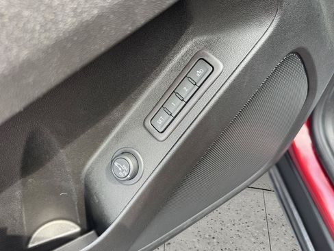 Used 2021 Chevrolet Equinox LT FWD image 27