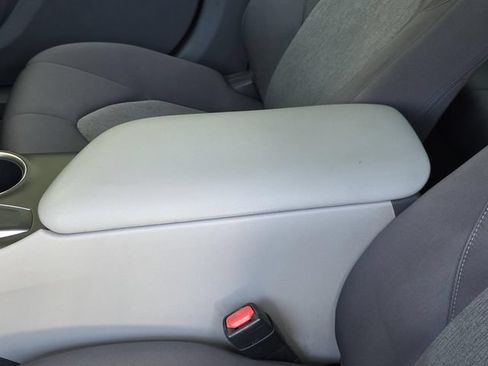 Used 2022 Toyota Camry LE FWD image 8