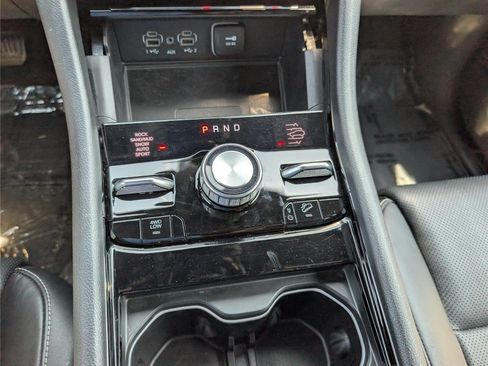 Used 2024 Jeep Grand Cherokee Overland w/ Luxury Tech Group IV AWD/4WD image 26