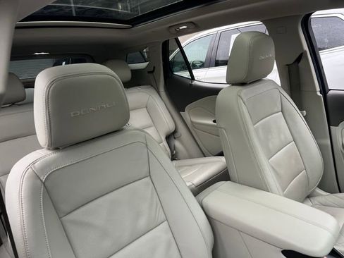 Used 2018 GMC Terrain Denali w/ Advanced Safety Package image 36