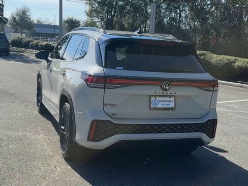 New 2026 Volkswagen Tiguan SE R-Line image 7