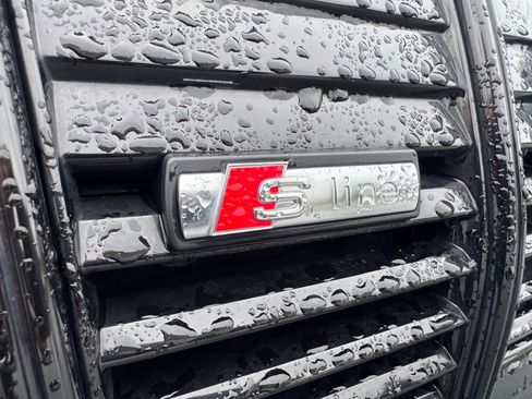 Used 2021 Audi e-tron Premium w/ Towing Package image 10