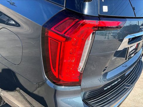 Used 2021 GMC Yukon SLT w/ SLT Premium Package image 28