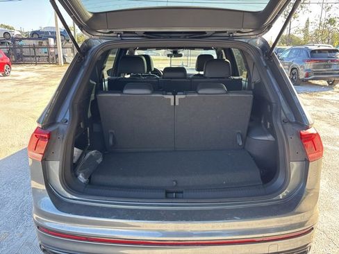 Used 2023 Volkswagen Tiguan SE R-Line image 7