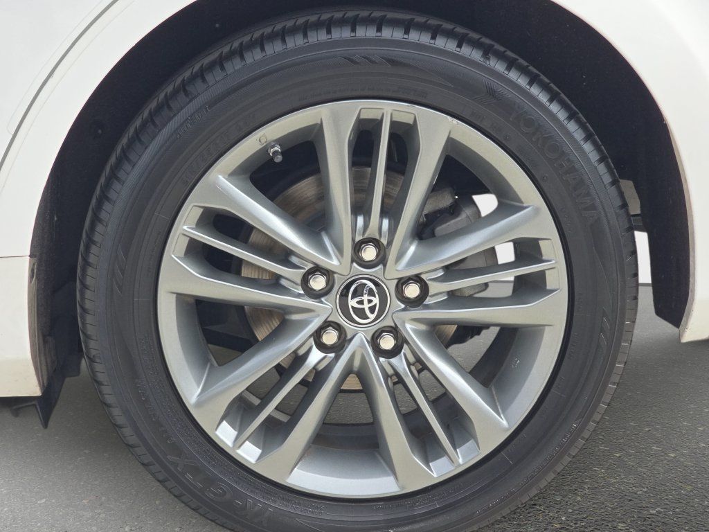 Used 2017 Toyota Camry SE FWD image 34