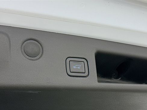 Used 2024 Chevrolet Equinox LT image 31