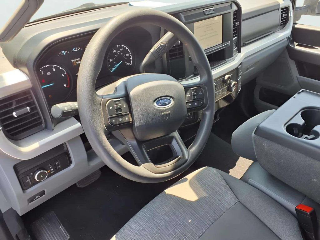 Used 2025 Ford F250 XLT w/ FX4 Off-Road Package AWD/4WD image 15
