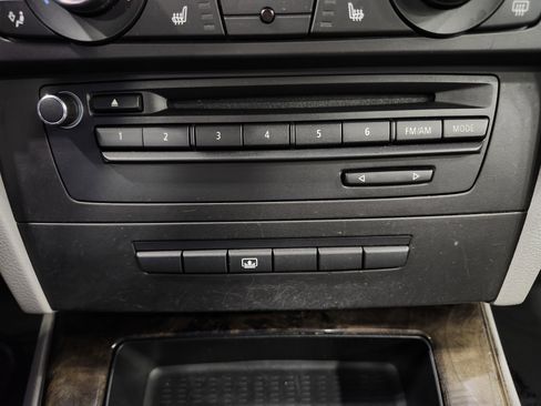 Used 2010 BMW 335i Coupe image 8