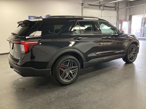 Used 2025 Ford Explorer ST-Line w/ ST-Line Street Pack AWD/4WD image 13