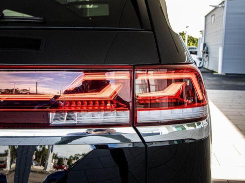 New 2026 Volkswagen Atlas SE image 18